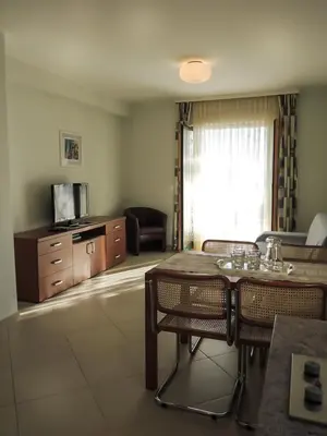 TV i/ili zabavni centar u objektu Apartment 3785-2 for 3 Pers in Baska Voda