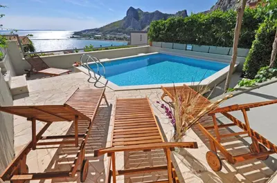 Bazen u objektu Villa Samodol ili u blizini