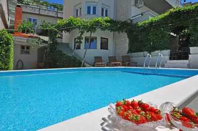 Bazen u objektu Villa Samodol ili u blizini