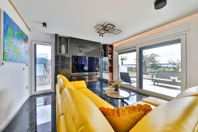 TV i/ili zabavni centar u objektu Sky Pool Penthouse with a huge heated private pool