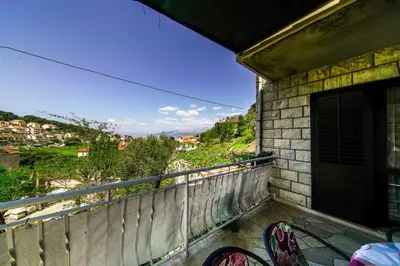 Pogled na planine ili pogled na planine iz apartmana