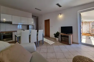 TV i/ili zabavni centar u objektu Apartments by the sea Duce, Omis - 2821