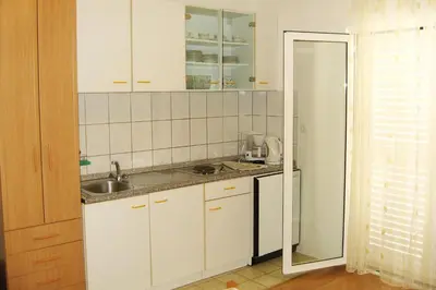Kuhinja ili čajna kuhinja u objektu Apartments and rooms with parking space Bol, Brac - 2878