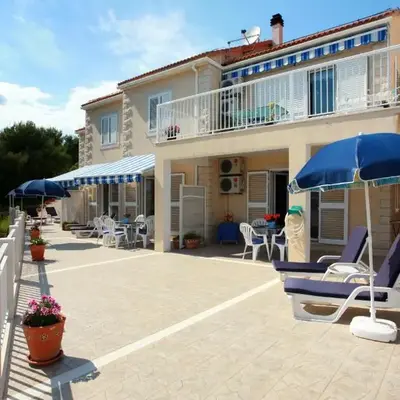 Apartments by the sea Sumartin - Brac - 2940
