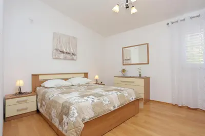 Krevet ili kreveti u jedinici u objektu Apartments with parking space Nemira, Omis - 4652