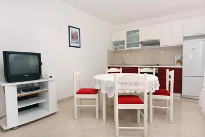 Kuhinja ili čajna kuhinja u objektu Apartments by the sea Postira, Brac - 5152