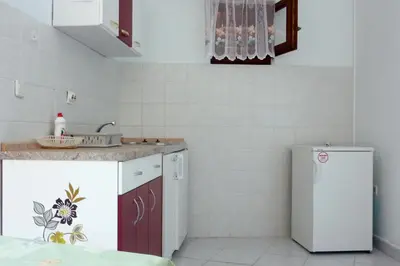 Kuhinja ili čajna kuhinja u objektu Studio Zavode 5252a