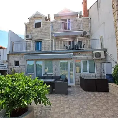Apartments with WiFi Supetar
