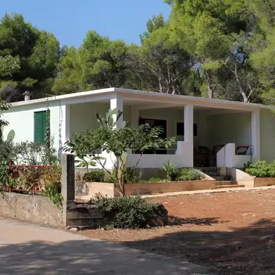 Apartments by the sea Mudri Dolac