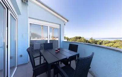 Balkon ili terasa u objektu Gorgeous Apartment In Baska Voda With Wifi