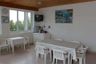 TV i/ili zabavni centar u objektu Apartments with a parking space Brela, Makarska - 6906