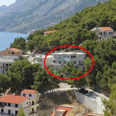 Apartments with a parking space Brela