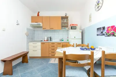 Kuhinja ili čajna kuhinja u objektu Apartment Stomorska 8650a