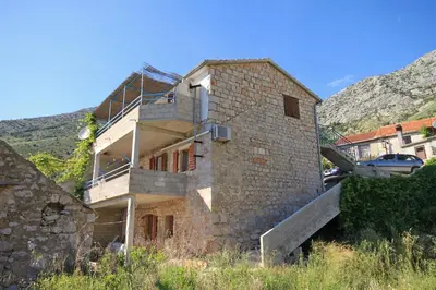 Pogled na planine ili pogled na planine iz apartmana