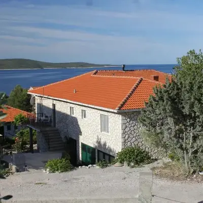 Apartments with parking space Zavala - Hvar - 8802