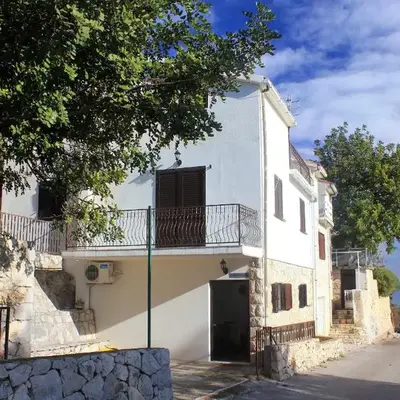 Apartments with parking space Zavala