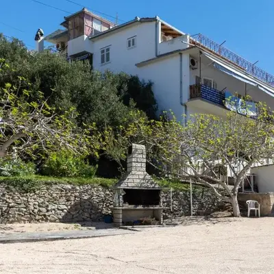 Apartments by the sea Sumpetar