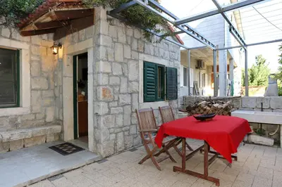Zgrada u kojoj se nalazi apartman