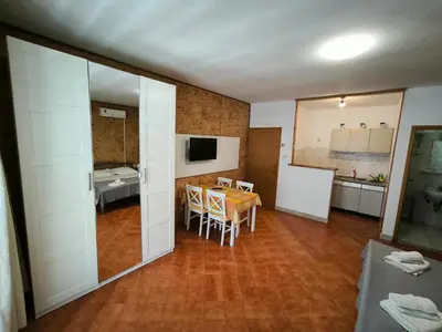 Kuhinja ili čajna kuhinja u objektu Apartments Marina