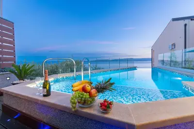 Bazen u objektu Apartments Villa Tomaš ili u blizini