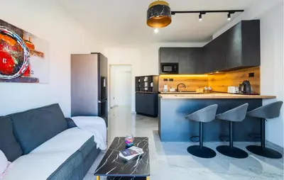Kuhinja ili čajna kuhinja u objektu 1 Bedroom Stunning Apartment In Hvar