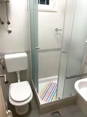 Kupaonica u objektu Apartmani Brela 18