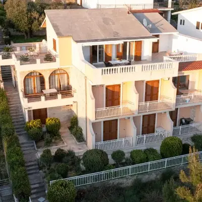 Apartments Kapetan Jure