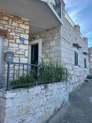 Zgrada u kojoj se nalazi apartman