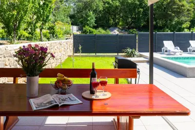 Bazen u objektu Zen Escape - Private Pool ili u blizini