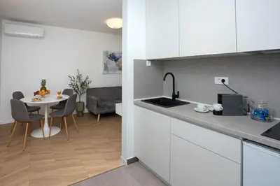 Kuhinja ili čajna kuhinja u objektu Apartman Village Dream