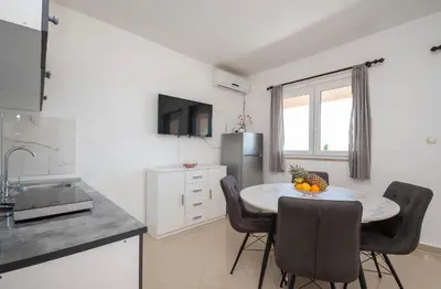 Kuhinja ili čajna kuhinja u objektu Apartments Zvonko