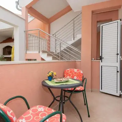 Apartman Erstic 3 - Baska Voda by Villas Guide
