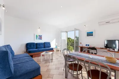 TV i/ili zabavni centar u objektu Apartments Ksenija