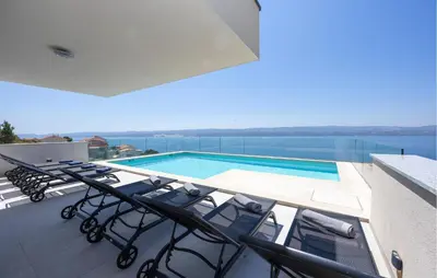 Bazen u objektu Stunning Apartment In Stanici With Wifi ili u blizini