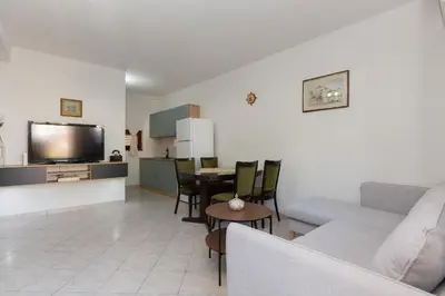 TV i/ili zabavni centar u objektu Cvita