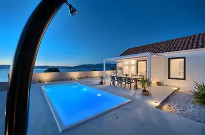 Bazen u objektu Holiday house Sunset Haven 2 ili u blizini