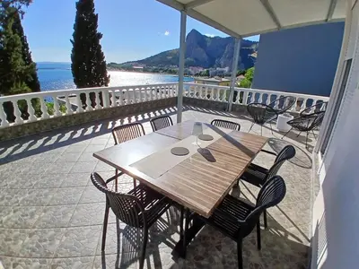Pogled na planine ili pogled na planine iz apartmana