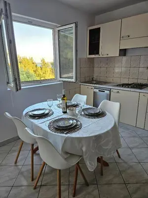 Kuhinja ili čajna kuhinja u objektu Apartments Sea and Pine