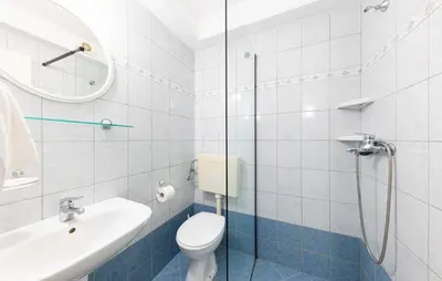 Kupaonica u objektu 1 Bedroom Cozy Apartment In Baska Voda