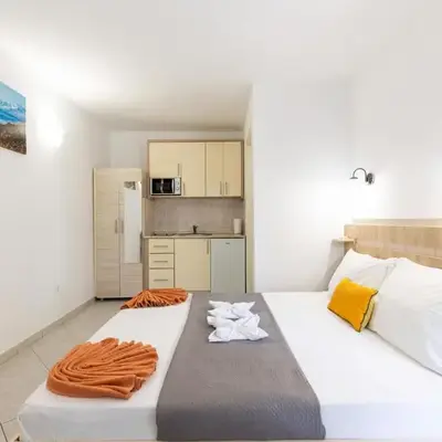 1 Bedroom Cozy Apartment In Baska Voda
