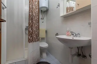 Kupaonica u objektu Apartments and rooms by the sea Brela, Makarska - 24416