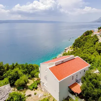 Apartments by the sea Brela