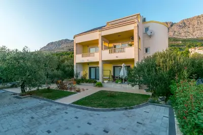 Pogled na planine ili pogled na planine iz apartmana