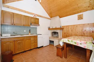 Kuhinja ili čajna kuhinja u objektu House Krunoslav