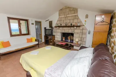 Kuhinja ili čajna kuhinja u objektu House Lucica