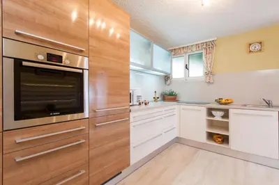 Kuhinja ili čajna kuhinja u objektu House Katarina