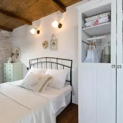 Stone cottage Lavandula