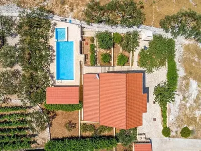 Bazen u objektu Villa Jelena - Five Bedroom Villa with Swimming pool ili u blizini
