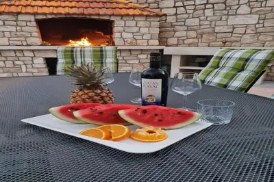 Hrana u apartmanu ili u blizini