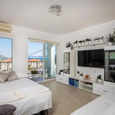 Apartment Adriatic Pearl - One Bedroom Apartment with Balcony and Sea View